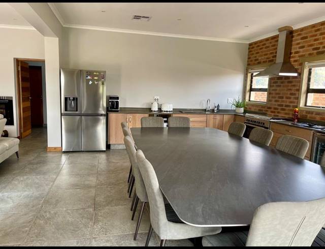 3 BEDROOM HOUSE FOR SALE IN CLUB MILOS ESTATE